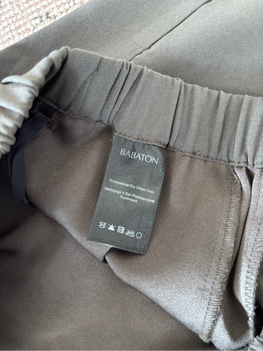 Babaton Aritzia Dexter pants dressed joggers army green S ankle cropped - Picture 5 of 6